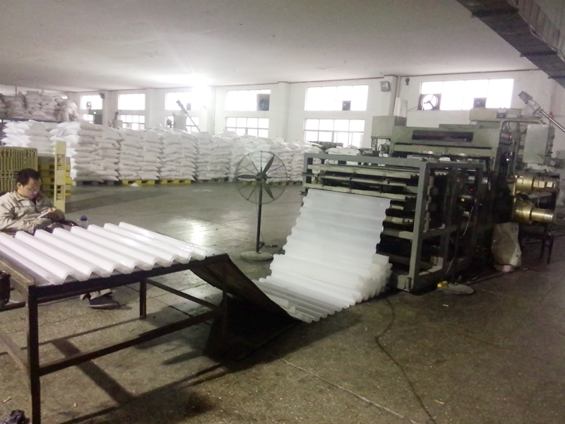 蜂窩斜管填料生產(chǎn)現(xiàn)場(chǎng)